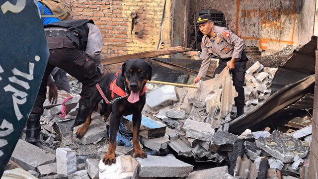 Cari Korban Kebakaran Depo Pertamina, Polda Kerahkan Anjing Pelacak K-9