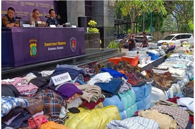 Polisi Klaim Tak Ada Baju Bekas Impor Sitaan yang Bisa Dibawa Pulang