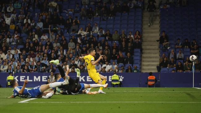 Hantam Espanyol 4-2, Barcelona Juara Liga Spanyol