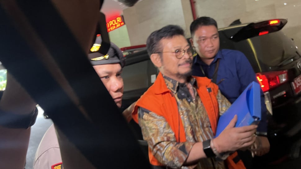 Momen SYL Emosional saat Eks Ajudannya Ungkap Firli Minta Rp50 M